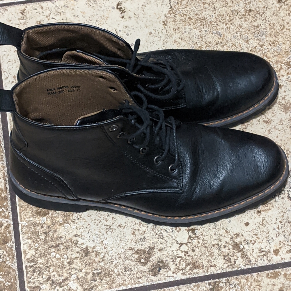 Mens Solo Boots Size 10